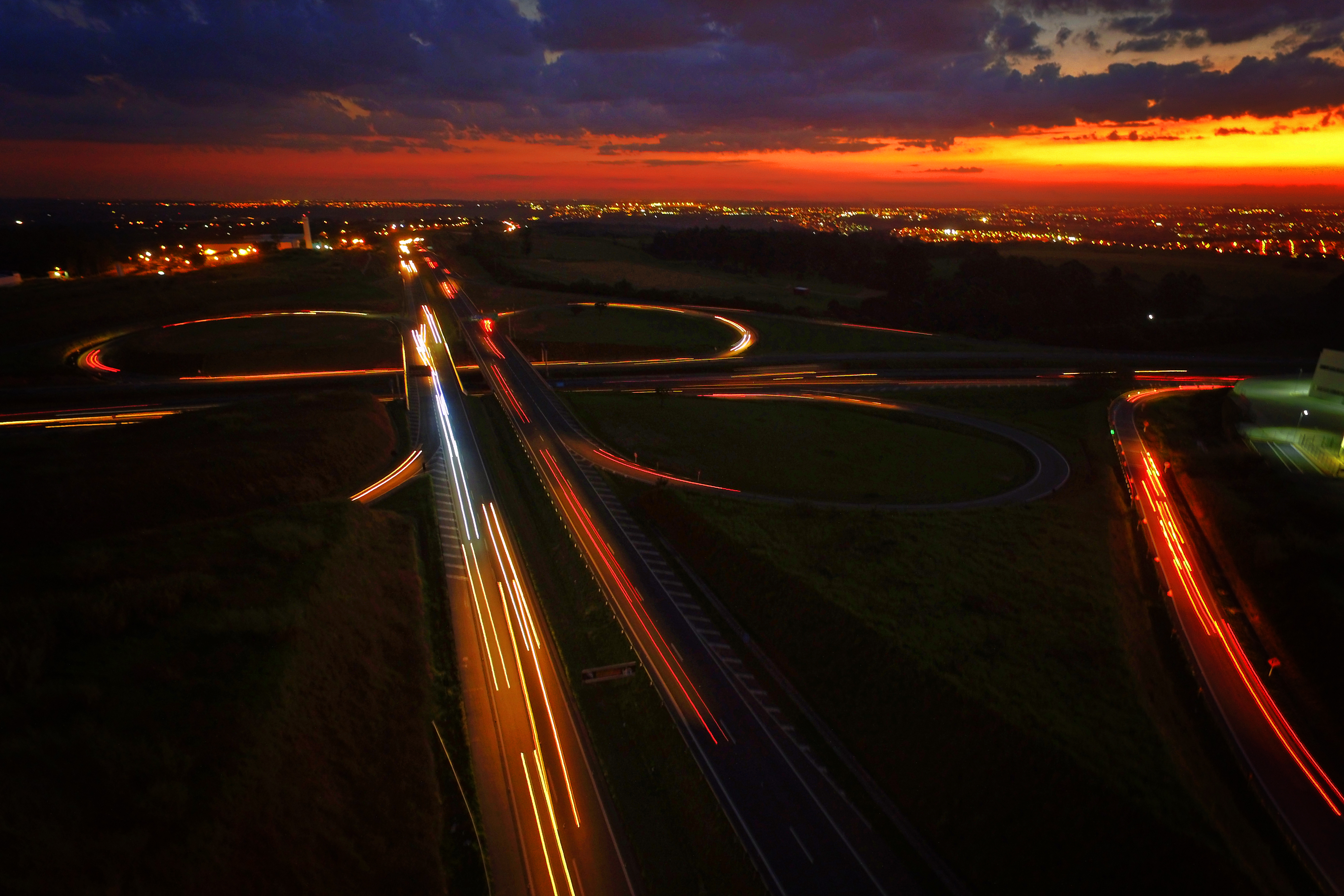 Feriado prolongado de Tiradentes deve levar pouco mais de 900 mil veículos ao Corredor Dom Pedro