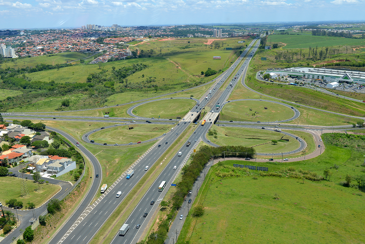 Rota das Bandeiras registra passagem de 738 mil veículos pelo Corredor Dom Pedro de rodovias durante o feriado prolongado 