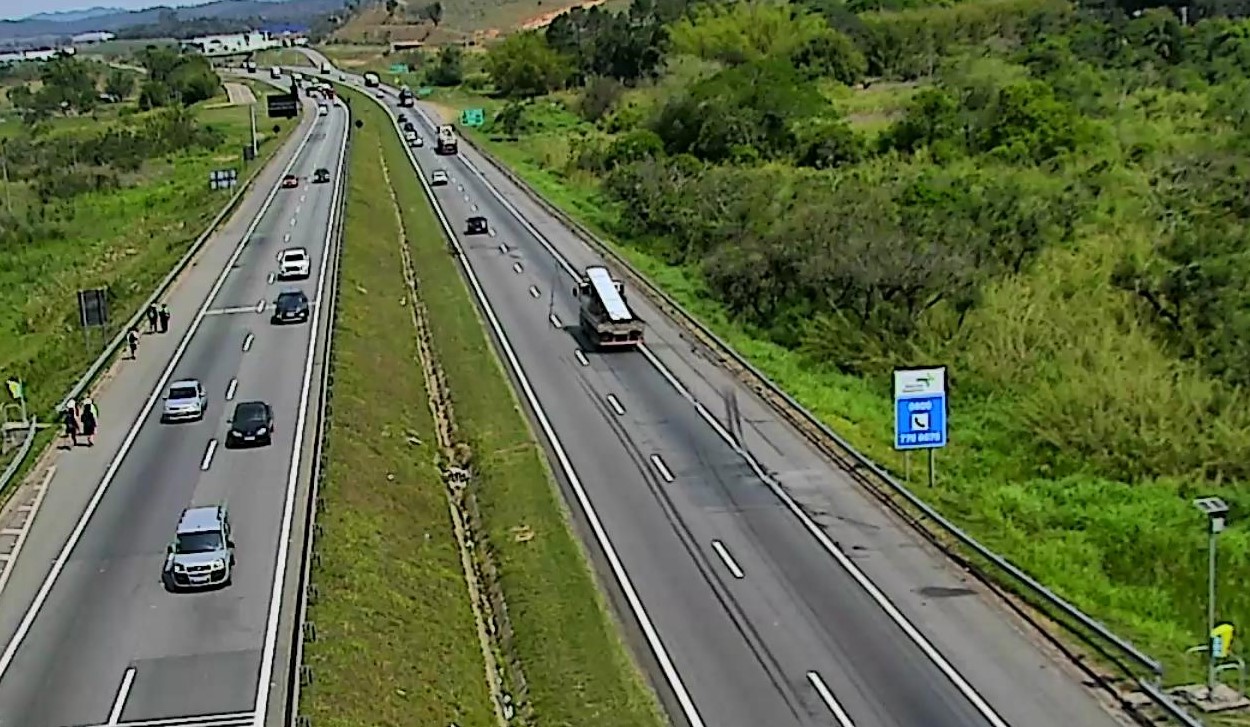 Rota das Bandeiras faz campanha de orientação a romeiros na rodovia D. Pedro I (SP-065)