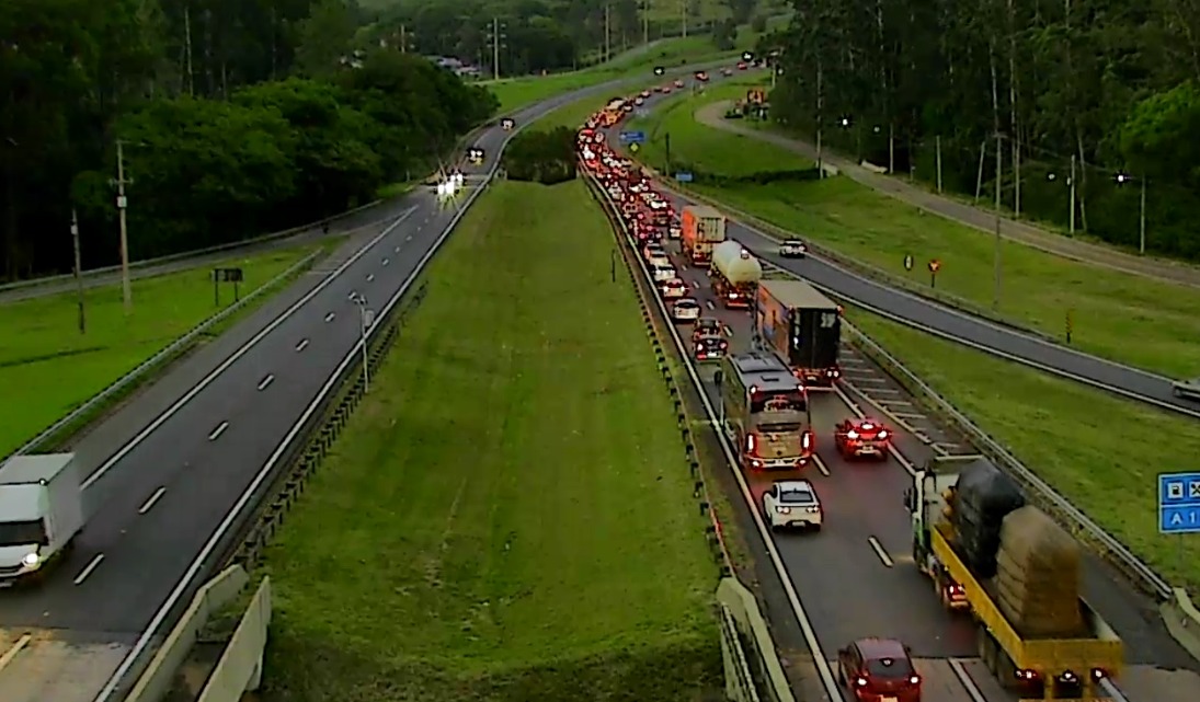 Rota das Bandeiras registra passagem de 978 mil veículos pelo Corredor Dom Pedro de rodovias durante o feriado 