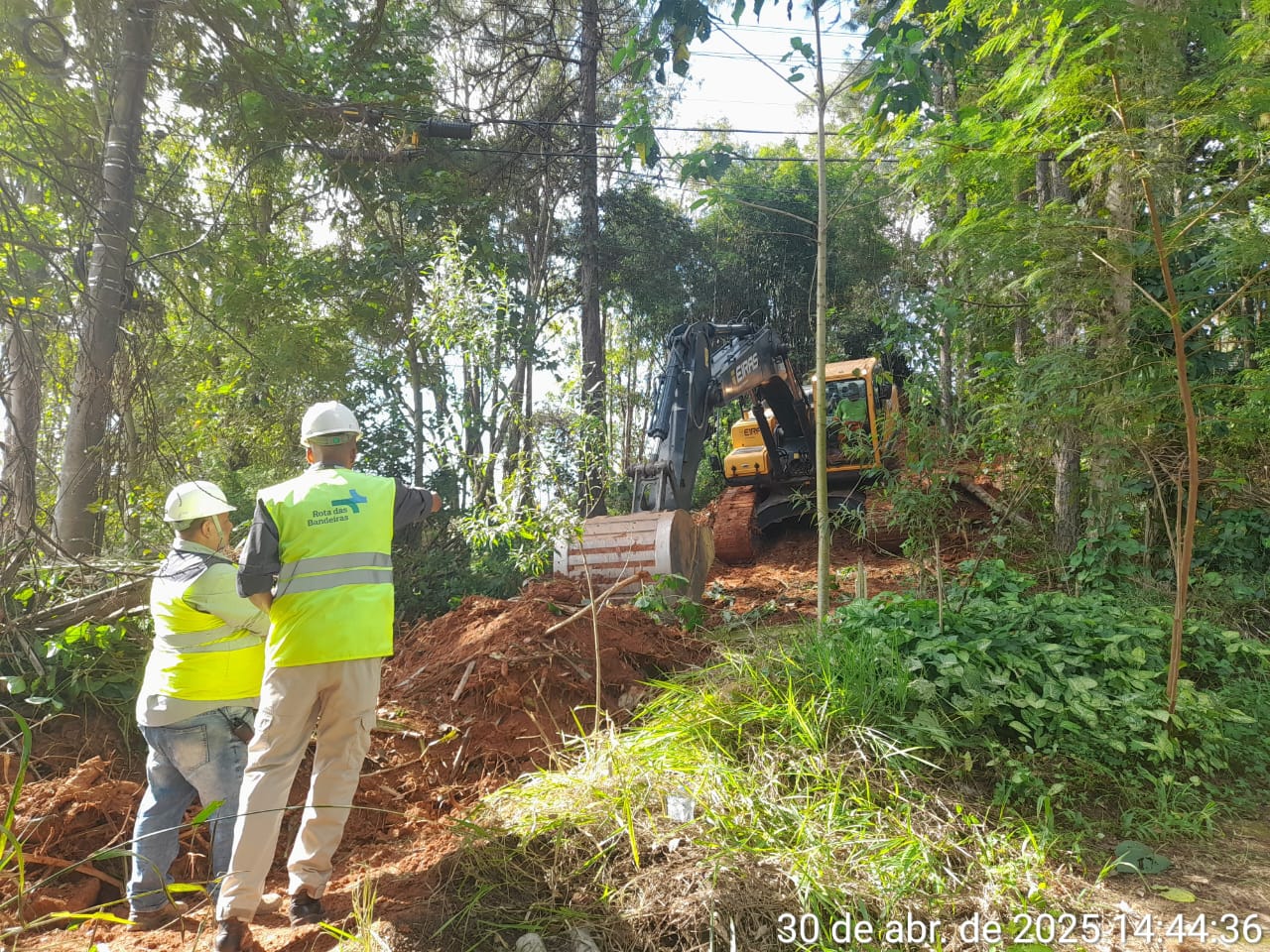 Rodovia Luciano Consoline (SP-063), em Itatiba, tem Operação Pare e Siga para obras